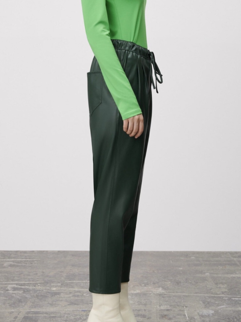 L. Zara faux Leather pleated trouser - Picture 2 of 10